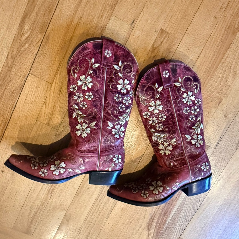 Shyanne Leather Red ish/Rosey Floral Embroidered Cowgirl Heeled Boots - Picture 4 of 12